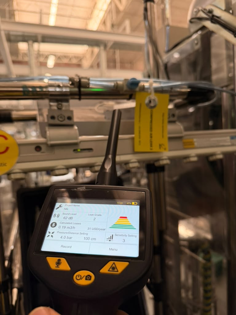 Medición de pérdidas de aire comprimido con detector ultrasónico SUTO S531